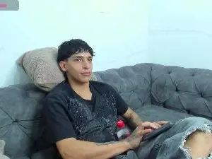 Cam4 Watch Live Sex Cams of KroyWave