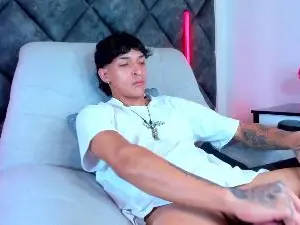 Cam4 Private Sex Chat of KroyWave