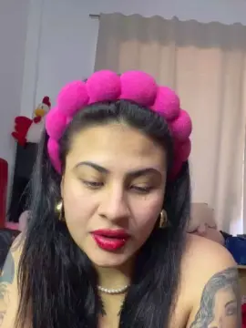 Cam4 Live Sex Cam of pelucheee3