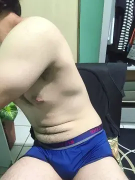 Cam4 Free Live Porn of emohot1