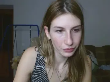 Cam4 Live Porn of Evelyn_21_m