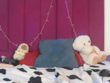 Cam4 Live Sex of Tinyy_Star