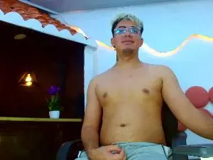 Cam4 Live Porn of ChrissKing