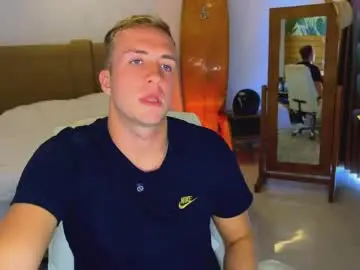 Chaturbate Live Sex Cam of tommy_cumfinger