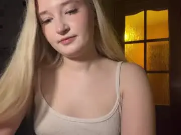 Chaturbate Live Sex Cam of dillyhot