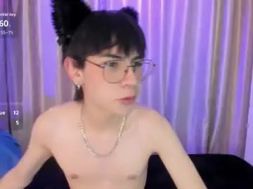 Chaturbate Live Sex Cam of demian_hush