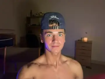 Chaturbate Live Sex of elijahkinky24