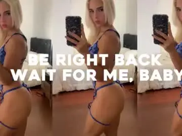 Chaturbate Live Porn of andreaaa33