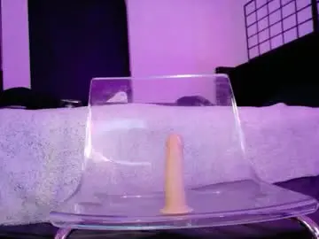 Chaturbate Live Sex Cam of midnightrose11