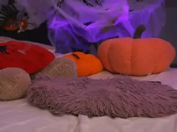 Chaturbate Live Sex Cam of your_tender_sin