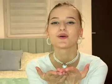 Chaturbate Live Sex of camila_cutie