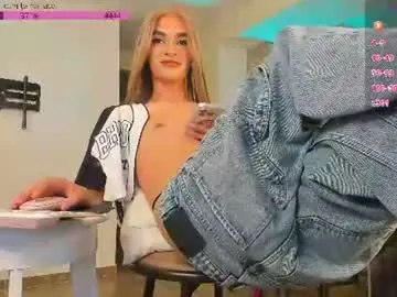 Chaturbate Sex Cam of isa_greey