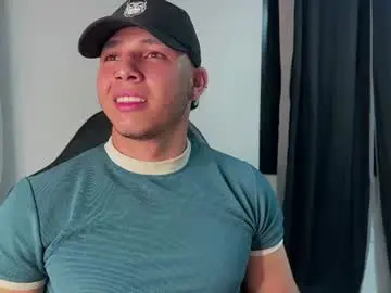 Chaturbate Live Sex of max_valiant1
