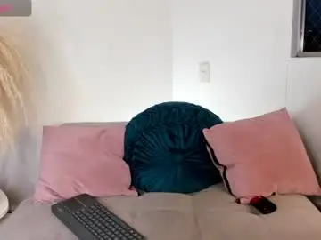Chaturbate Live Sex Cam of madam_osher