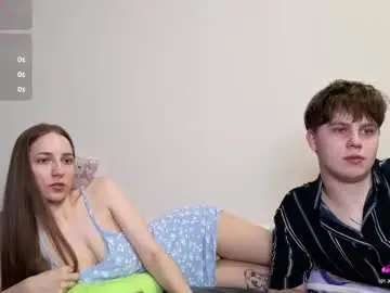 Chaturbate Free Porn Cam of emily_and_ilumi