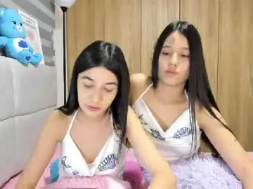 Chaturbate Live Sex Cam of roseandmiah