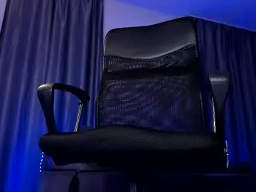 Chaturbate Live Sex Cam of paris_lock