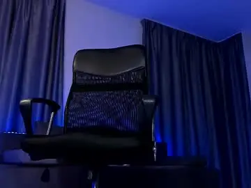 Chaturbate Live Sex Cam of paris_lock