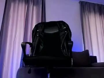 Chaturbate Adult Video Chat of paris_lock