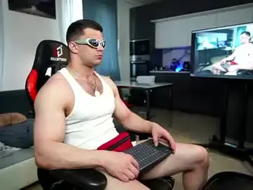 Chaturbate Live Sex Cam of danielkraig_for_u