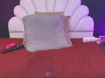 Chaturbate Live Sex Cam of miaabrown__