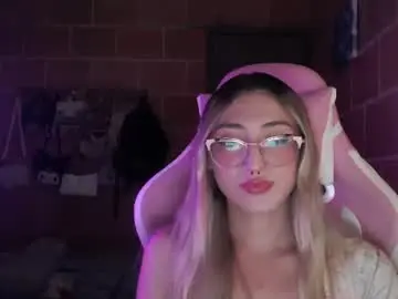 Chaturbate Live Sex Cam of andrea_camila