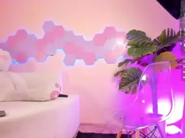 Chaturbate Live Sex Cam of candyskinny21