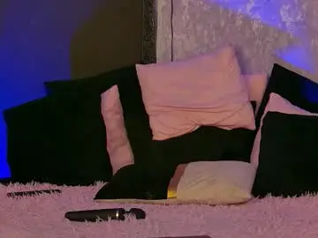 Chaturbate Watch Live Sex Cams of nadinerayley