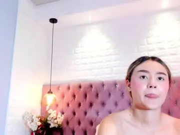 Chaturbate Sex Cam of kiara_mils