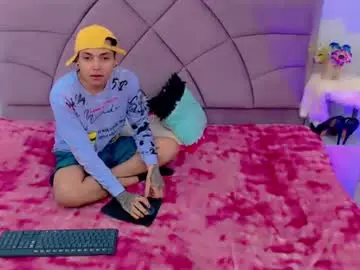 Chaturbate Live Sex Cam of sweet_boy_sex