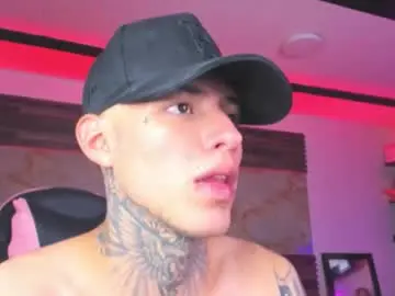 Chaturbate Live Sex Cam of andrees_s