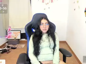 Chaturbate Live Sex Cam of innocentchurchgirlll