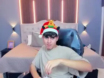 Chaturbate Nude Webcam of tommy18__