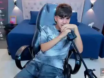 Chaturbate Live Sex Cam of tommy18__