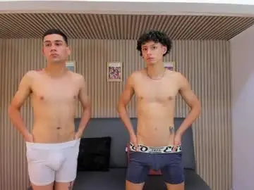 Chaturbate Free Live Porn of wallen_couple