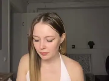 Chaturbate Live Sex Cam of helen__eve