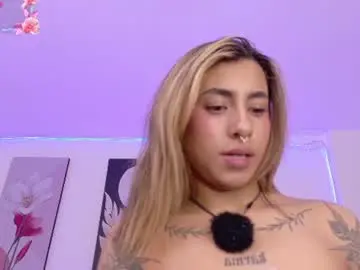 Chaturbate Best live sex cam show of lily_cooper1