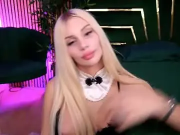 Chaturbate Live Sex Cam of barbiekara