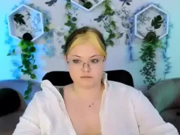 Chaturbate Free Live Porn of andrea_kiss1