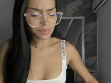 Chaturbate Live Sex Cam of mia_petiteht