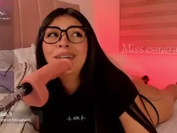 Chaturbate Live Sex Cam of missesmeralda