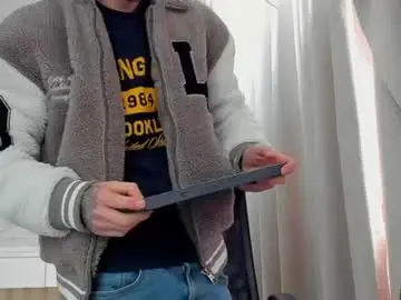 Chaturbate Live Sex Cam of jonahshaw