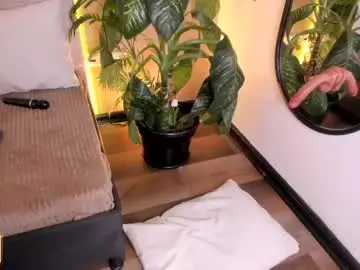 Chaturbate Sex Cam of sara_mac_