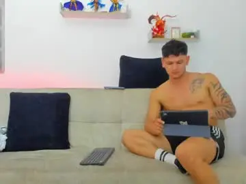 Chaturbate Best live sex cam show of straight__friends