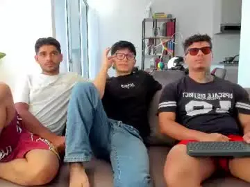 Chaturbate Live Sex Cam of straight__friends