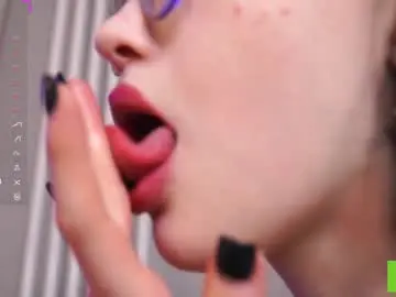 Chaturbate Free Live Porn of cinacandy