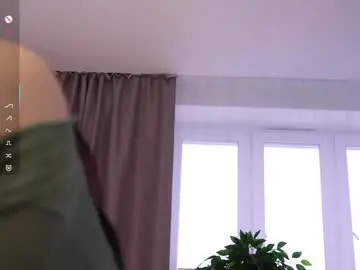 Chaturbate Live Sex Cam of cinacandy