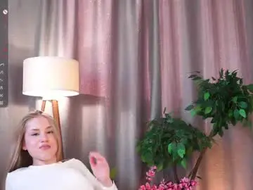 Chaturbate Live Sex Cam of cinacandy