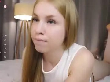 Chaturbate Live Sex Cam of cinacandy