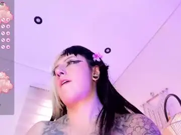 Chaturbate Watch Live Sex Cams of cristaal_moon_